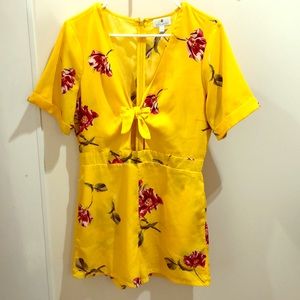 Flowery yellow romper